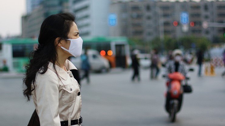 Protective surgical face masks ineffective against UV protection